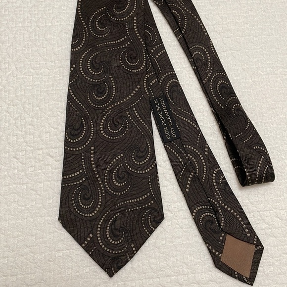 Giorgio Armani Dark Brown 100% Silk Tie—MCM-Contemporary Design—Great!! EUC - Picture 10 of 10